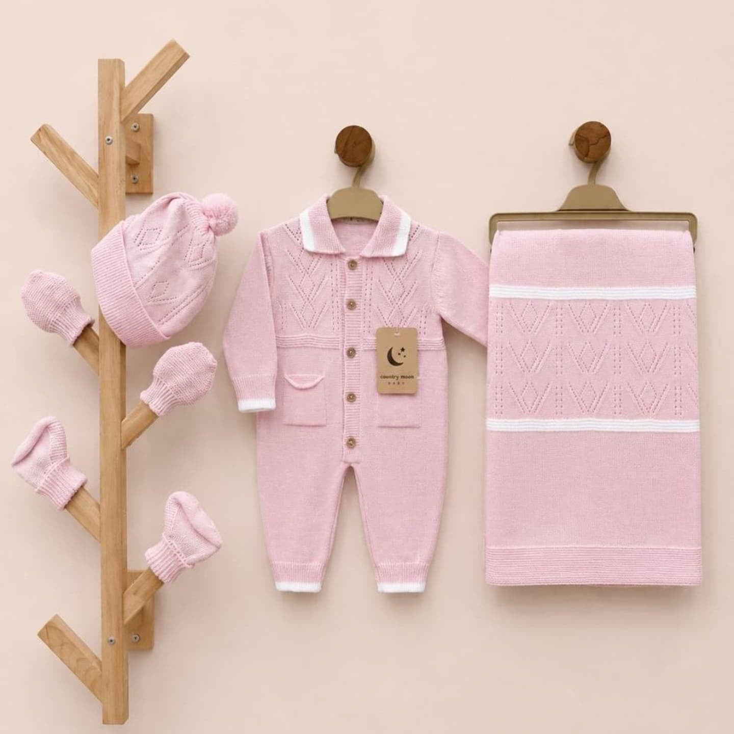 The Isabelle 5-Piece Cable-Knit Romper & Blanket Gift Set – Soft Pink