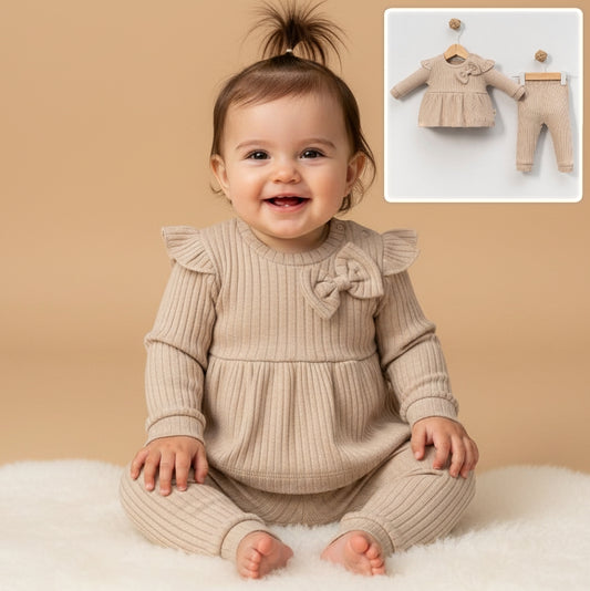 Beige Knitted Baby Outfit – Peplum Top & Ribbed Pants Set with Bow Detail for Cozy Elegance
