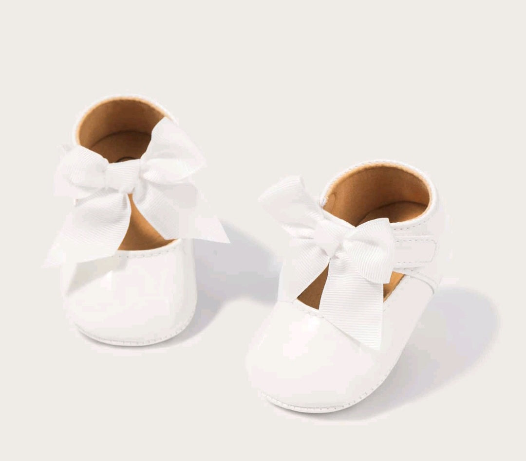White Patent Leather Baby Shoes – Elegant Infant Dress Shoes with Ribbon Bows & Strap