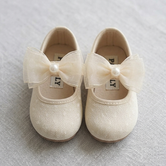 “Cream Pearl Steps” Baby Shoes – Bow & Elegance
