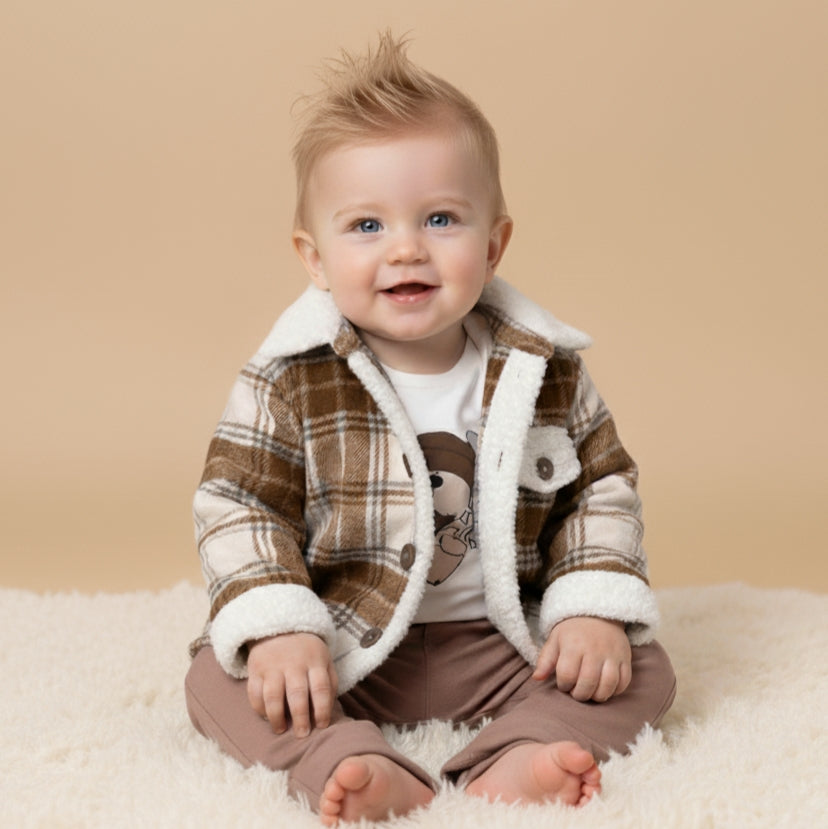 Plaid Sherpa Outfit – Brown Jacket, Graphic Tee & Pants Set for Cozy Fall Style